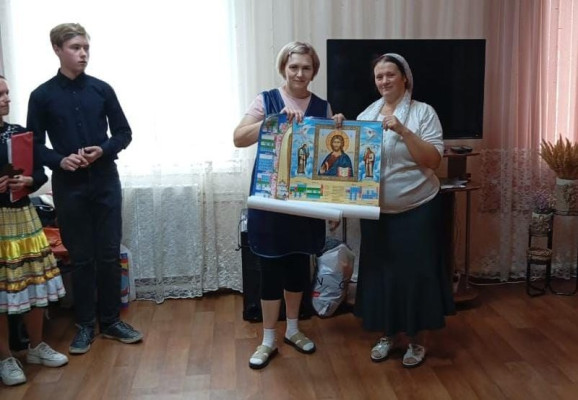 Учащиеся воскресной школы "Благовест" посетили пансионат для пожилых людей