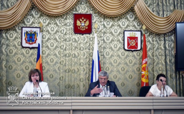 Благочинный приходов Нижнедонского округа принял участие в заседании Собрания депутатов Октябрьского района