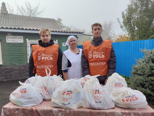 В храме Архистратига Михаила п. Каменоломни раздали продуктовые наборы малоимущим и многодетным семьям