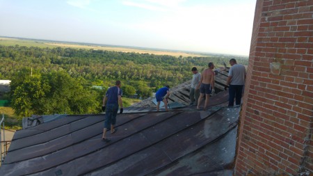 В храме святителя Алексия Московского станицы Бессергеневская начались ремонтно-восстановительные работы
