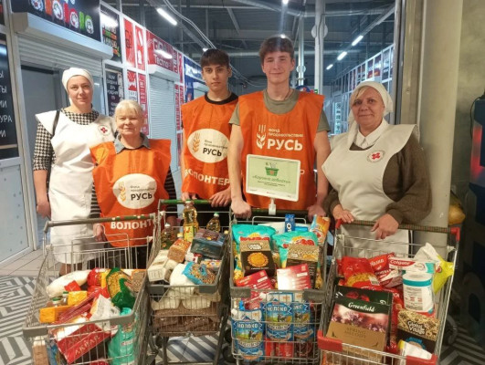 Сестры милосердия и волонтеры Октябрьского района приняли участие в акции «Корзина доброты»