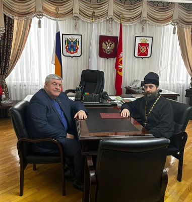Рабочая встреча Главы Октябрьского района Евгения Петровича Луганцева и благочинного приходов Нижнедонского округа протоиерея Сергия Яценко