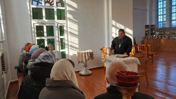 В храме святителя Тихона Задонского станицы Кривянской прошло занятие Библейской группы