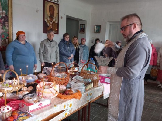 Иерей Евгений Поцелуев посетил православные общины хуторов Веселая Бахмутовка и Керчик-Савров