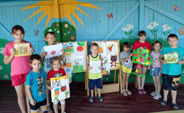 Тематический урок посвящённый празднику Изнесение Честных Древ Животворящего Креста Господня прошёл в детском приюте "Огонек"