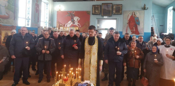 Панихида по жертвам расказачивания прошла в храме посёлка Каменоломни