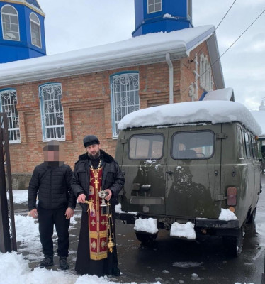 «Помогает вся страна»: волонтеры отремонтировали и отправили вместе с гуманитарным грузом в зону СВО автомобиль