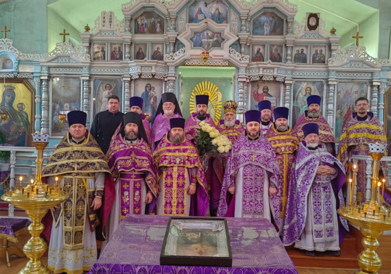В храме Архистратига Михаила п. Каменоломни Октябрьского района состоялось соборное богослужение духовенства