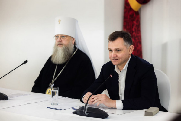 В городе Новочеркасске состоялась встреча священнослужителей с временно исполняющим обязанности Губернатора Ростовской области Юрием Слюсарем