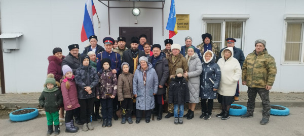 Благочинный приходов Нижнедонского округа поздравил жителей п. Малая Сопка с Днём посёлка