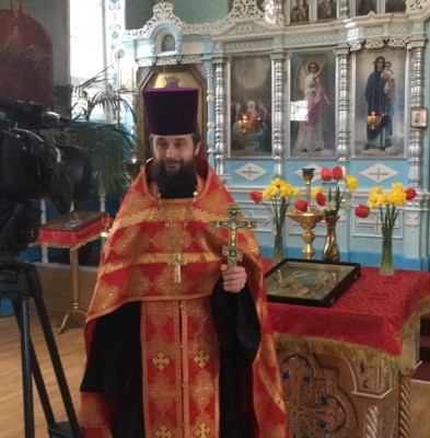 Благочинный приходов Нижнедонского округа поздравил жителей Октябрьского района с Пасхой Господней