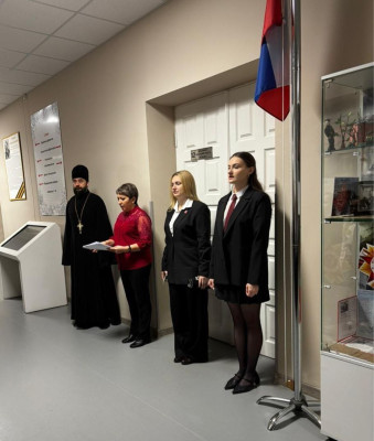 Гимназистам вручили Благодарственные письма за помощь участникам СВО