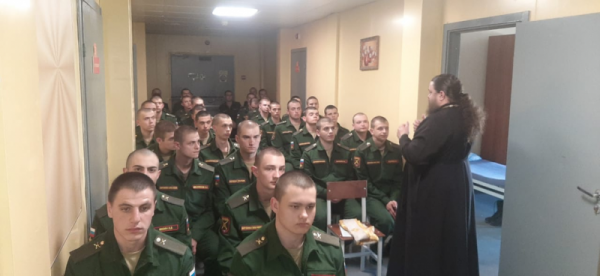 Настоятель храма святителя Тихона Задонского ст. Кривянскокой с пастырским визитом посетил 102 мотострелковый полк