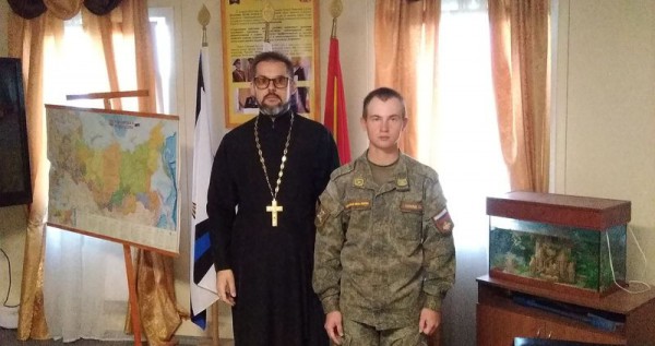 Иерей Евгений Поцелуев с пастырским визитом посетил 68 гвардейский танковый полк