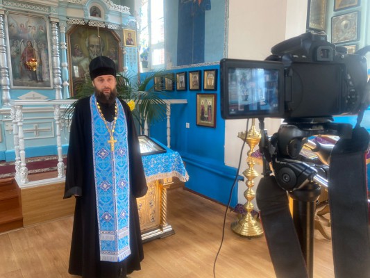 Благочинный приходов Нижнедонского округа поздравил жителей Октябрьского района с Благовещением Пресвятой Богородицы