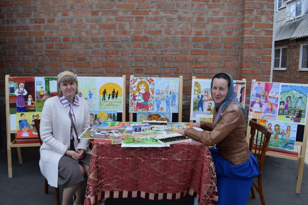 В храме Архистратига Михаила п. Каменоломни, прошел мастер – класс по рисованию  для участников Всероссийского конкурса  «Моя семья – моя Россия»