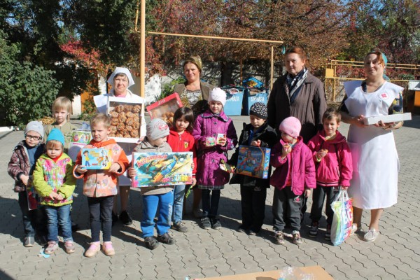 В приюте "Огонек" п. Каменоломни прошел детский праздник «Покров Богородицы»