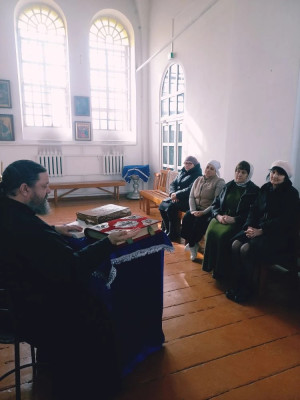 О вере и книгах: беседа с прихожанами в храме святителя Тихона Задонского станицы Кривянской
