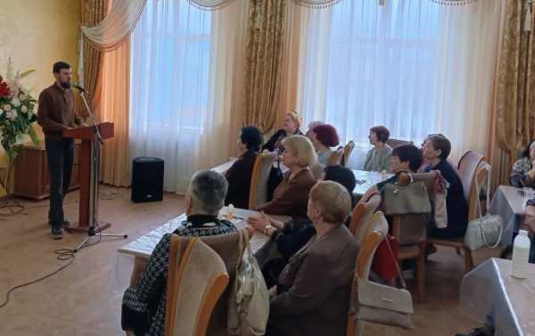 В Октябрьском районе прошла теплая встреча ветеранов в преддверии Пасхи