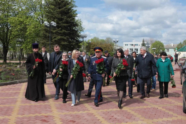 В Октябрьском районе почтили память героев-чернобыльцев
