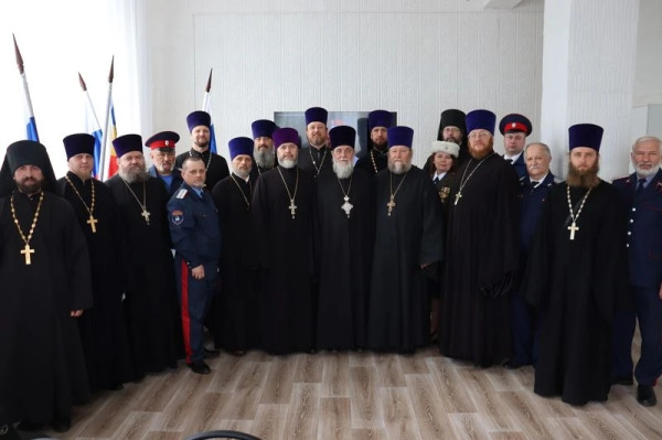 В Новошахтинске прошло епархиальное совещание духовников и атаманов казачьих обществ