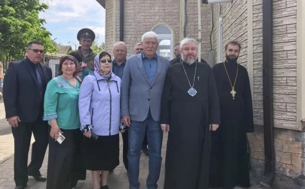В престольный день Георгиевского храма п. Новозарянский дети и казачата выступили с концертом перед почётными гостями