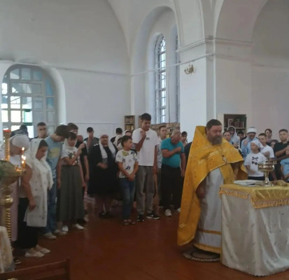 Божие благословение детям: в храме свт. Тихона Задонского прошёл молебен на начало учебного года