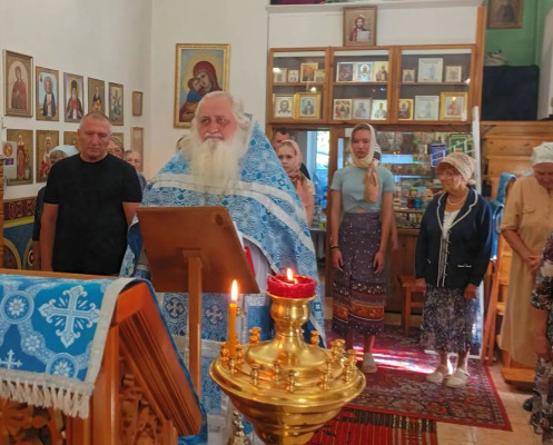 В храме святой мученицы Татианы п. Персиановский прошёл молебен на начало учебного года