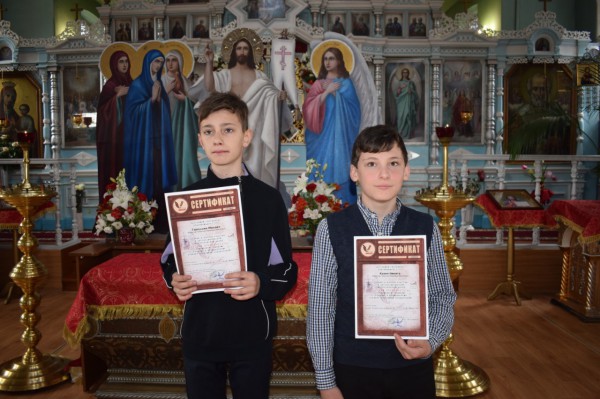 Воспитанники  Воскресной школы "Благовест" приняли участие во Всероссийской детско-юношеской патриотической акции "Рисуем Победу"