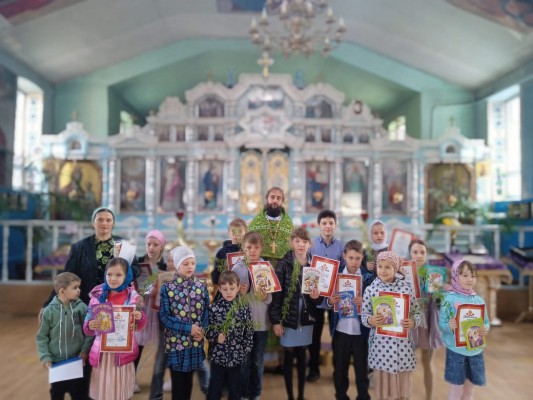 Учащихся воскресной школы "Благовест" наградили за участие в Международном конкурсе "Пасхальное яйцо"