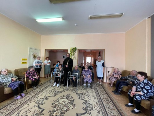 Поздравление постояльцев Центра социального обслуживания с великим праздником - Пасхой Господней