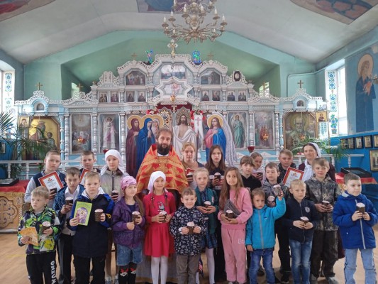 В церковно - приходской воскресной школе "Благовест" прошло праздничное мероприятие посвященное Пасхе Господней