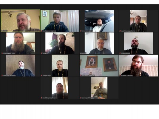 Благочинный приходов Нижнедонского округа принял участие в заседании Епархиального совета в режиме он-лайн
