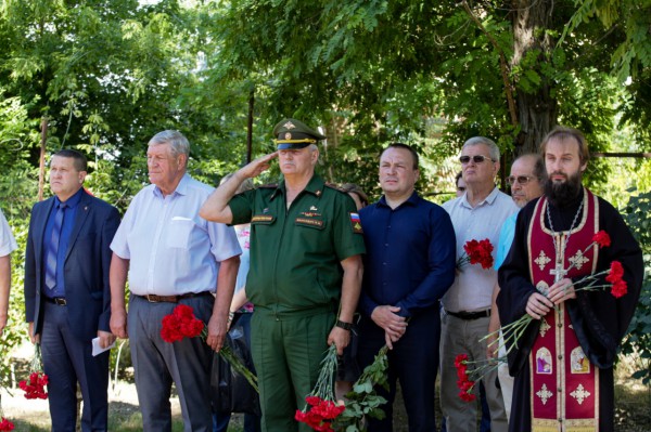 В п. Каменоломни прошёл митинг, посвященный Дню памяти «Живая память поколений"