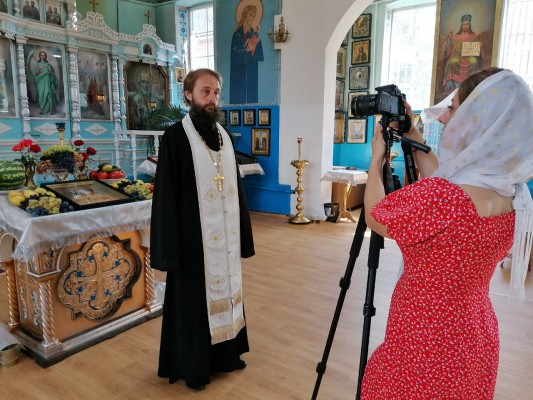 Благочинный приходов Нижнедонского округа поздравил жителей Октябрьского района с Преображением Господним