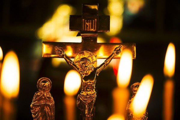 В храмах Нижнедонского благочиния почтили память жертв трагедии в Ижевске