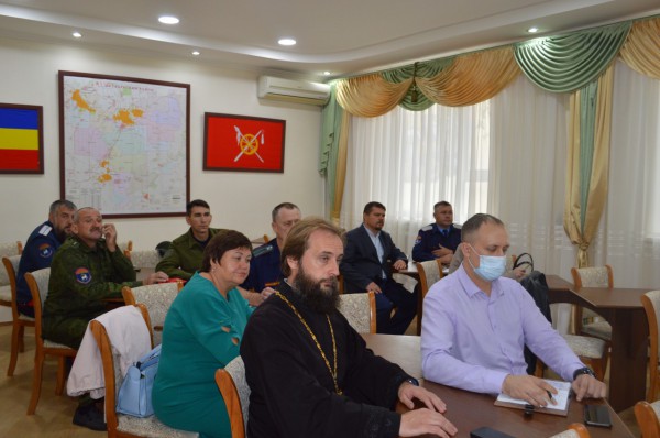 Благочинный приходов Нижнедонского округа принял участие в заседании совета по делам казачества при правительстве Ростовской области