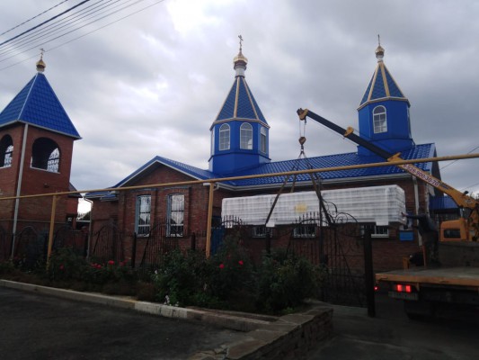 Продолжается строительство гуманитарного склада при храме Архистратига Михаила п. Каменоломни