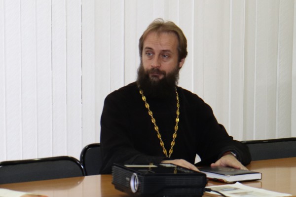 Благочинный приходов Нижнедонского округа протоиерей Сергий Яценко принял участие в заседании антинаркотической комиссии Ростовской области в формате видеоконференции