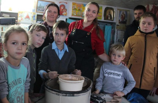 В воскресной школе "Благовест" храма Архистратига Михаила п. Каменоломни прошёл мастер - класс по гончарному делу