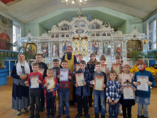 В Нижнедонском благочинии наградили участников второго тура Кирилло-Мефодиевской олимпиады по Священной истории и Закону Божию