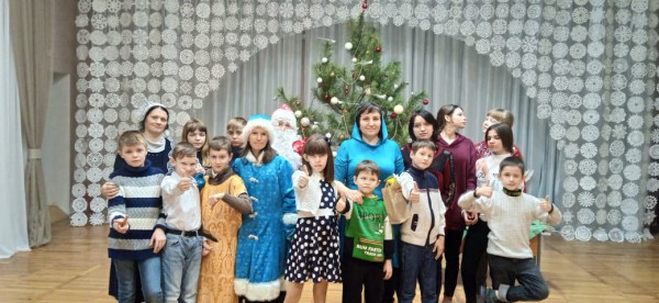 Учащиеся воскресной школы "Благовест" поздравили воспитанников Шахтинского центра помощи детям № 1 с Рождеством Христовым