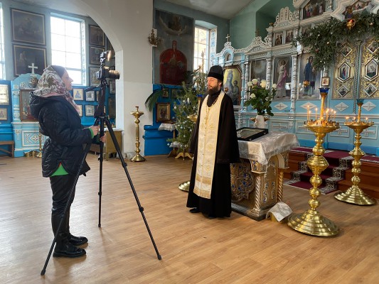 Благочинный приходов Нижнедонского округа поздравил жителей Октябрьского района с Крещением Господним