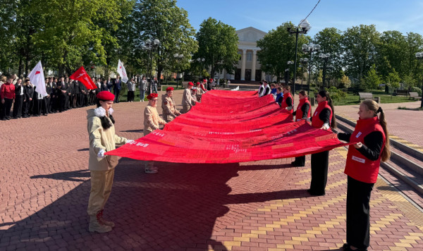 Октябрьский район создал свое "Полотно Победы"