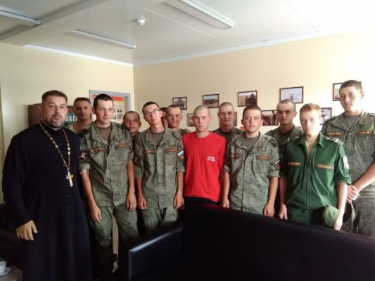 Встреча священника с военнослужащими