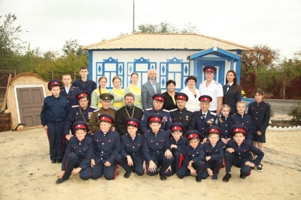 В станице Кривянская Октябрьского района открыли «Казачий дворик» — музей под открытым небом