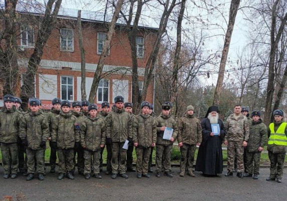 Военнослужащие Идрицко-Берлинской дивизии посетили храм святой Татианы в п. Персиановский