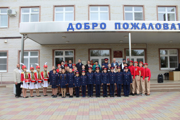 В школе № 72 ст. Кривянской открыли мемориальную доску Герою Советского Союза В.Е.Стаценко