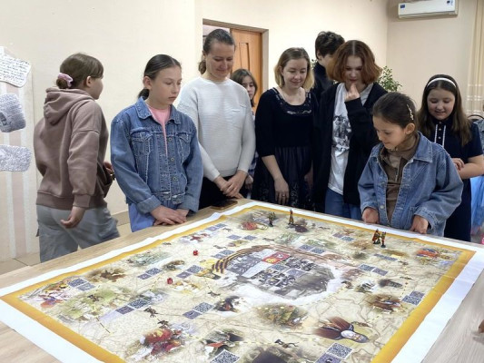 Преподаватель из п. Каменоломней провела православный квест «Небесный щит Земли Русской» для шахтинской молодёжи