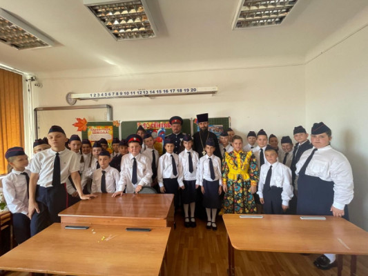 День знаний в школе № 23 имени В.К. Поваренкина поселка Красногорняцкий